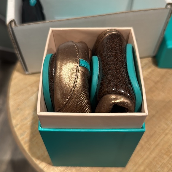 Tieks ballet flat metallic bronze size 9 - Picture 5 of 14